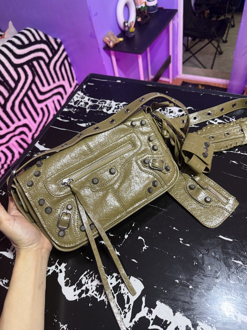 Balenciaga sling bag (Category: Announcements) located in Bulacan. Submitted by jcasey_1991 (Listing ID 1468970837, Image 3). Description: 👜✨ PRELOVED BAGS • JAPAN SOURCE 🇯🇵💖 Looking for beautiful, presentable bags at affordable prices? 🛍️✨ We offer Japan-sourced preloved bags, carefully selected for their quality and style. 💕 👜 WHAT TO EXPECT: ✨ All bags come with their own code and dust bag. ✨ Minimal flaws only, usually not easily notic
