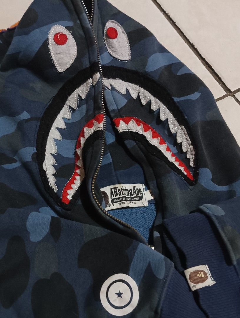 BAPE SHARK HOODIE (Category: Coats, Jackets and Outerwear) located in Cagayan de Oro. Submitted by kenndniggha (Listing ID 1468983121, Image 1). Description: jnt /courier ‎mop / gcash / can meet if nearby lng ‎📌 lapasan, cagayan de oro ‎XL ON TAG, MED/LARGE fittings ‎— waist: " 25 ‎— length: " 23 ‎-color may vary due to bad cam ‎-authenticity not guaranteed ‎-this item is thrifted, pm for more details.