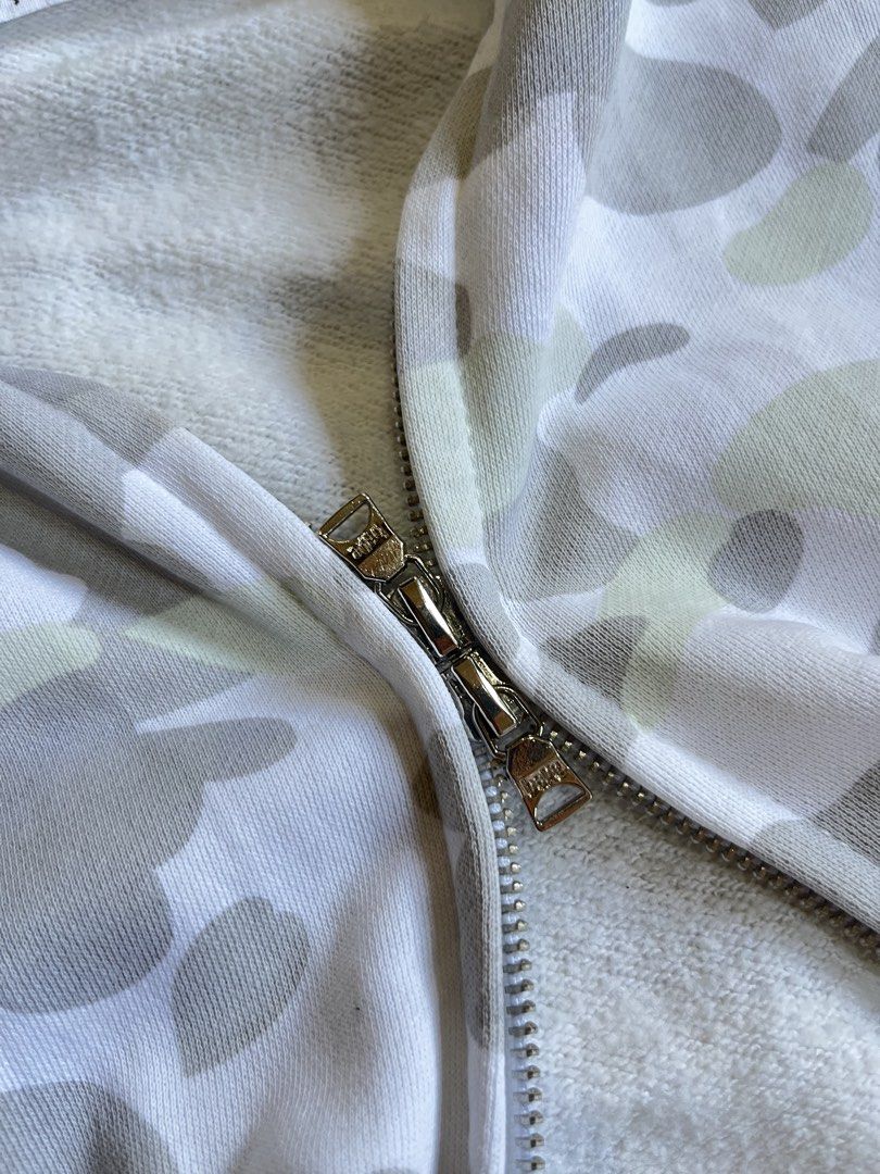 BAPE SHARK WHITE CAMO HOODIE (Category: Hoodies) located in Davao. Submitted by fastbear-aad4 (Listing ID 1468988333, Image 3). Description: BAPE SHARK FULL ZIP HOODIE Glow in the dark Double Zip Size: L - womens S - Male Dimes: 22x24 Color rate: 9/10 Condition: Excellent! Issue: minor stains (need wash lang) 📩📩📩.