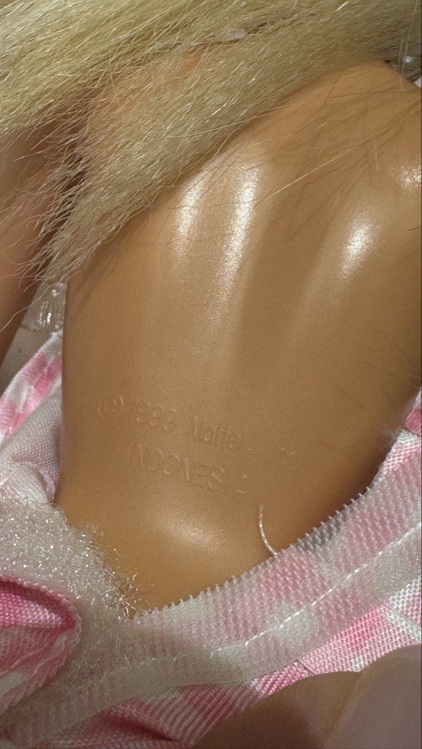 Barbie (Category: Kids Toys) located in Mandaluyong City. Submitted by maelovestoshop (Listing ID 1469095003, Image 3). Description: Authentic Mattel (Made in Indonesia stamp on back) No flaws No crack neck.
