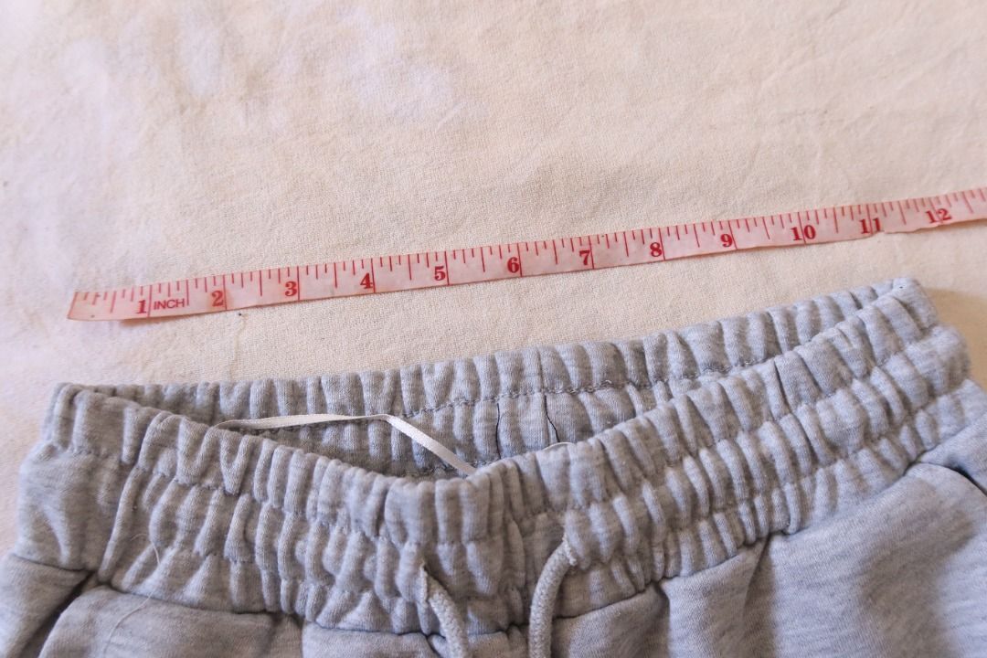Basics Grey Drawstring Sweatpants Joggers (Category: Joggers) located in Manila. Submitted by imama23 (Listing ID 1468951162, Image 2). Description: Brand: Zalora Basics - Color: Grey - Elasticated waistband with adjustable drawstring Condition: 7/10, has small stain as seen in photo 4 Measurements: - Waist: 11in (stretchable up to 14in) - Length: 37in Location: Manila (near taft) Shipping - Payment first before shipping - J&T, Grab, or Lalamove 
