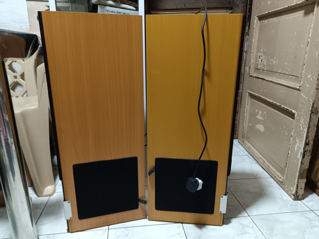 BEAC BAS-4095 Active Tower Speaker System (Category: Soundbars, Speakers & Amplifiers) located in Manila. Submitted by caaths_collection (Listing ID 1469115258, Image 3). Description: - Brand/Model: BEAC BAS-4095 Active Tower Speaker System - Design: Stylish light brown wooden cabinet finish - Sound Control: Built-in amplifier with front panel volume, bass, and treble adjustments - Connectivity: Standard power plug attached, with audio inputs and