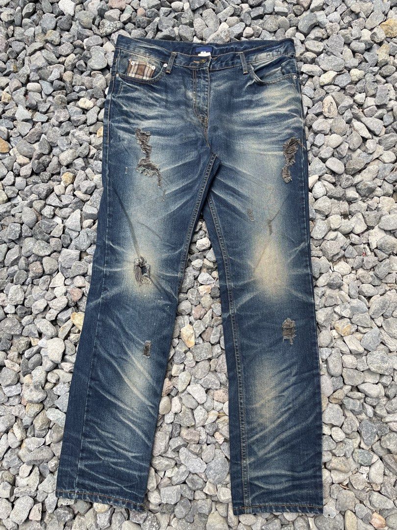 beams japan tattered jeans (Category: Luxury Apparel) located in Davao. Submitted by lwky_thrift (Listing ID 1468970513, Image 2). Description: beams japan tattered jeans Authentic Size: 3 Dimes: 33x43 Like New Condition .