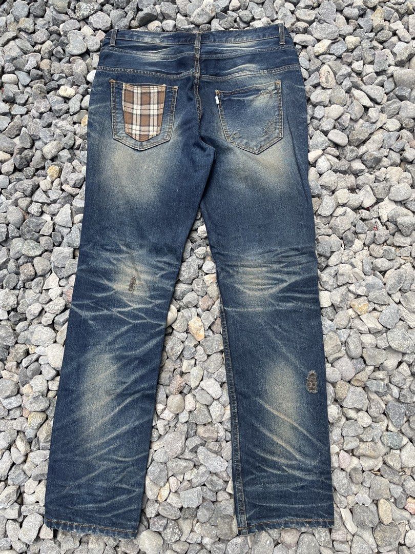 beams japan tattered jeans (Category: Luxury Apparel) located in Davao. Submitted by lwky_thrift (Listing ID 1468970513, Image 1). Description: beams japan tattered jeans Authentic Size: 3 Dimes: 33x43 Like New Condition .