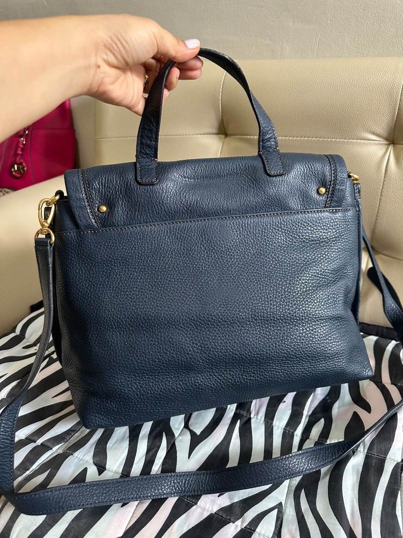 Beanpole Bag (Category: Shoulder Bags) located in Las Pinas. Submitted by wisedragon-84af (Listing ID 1469085987, Image 2). Description: .
