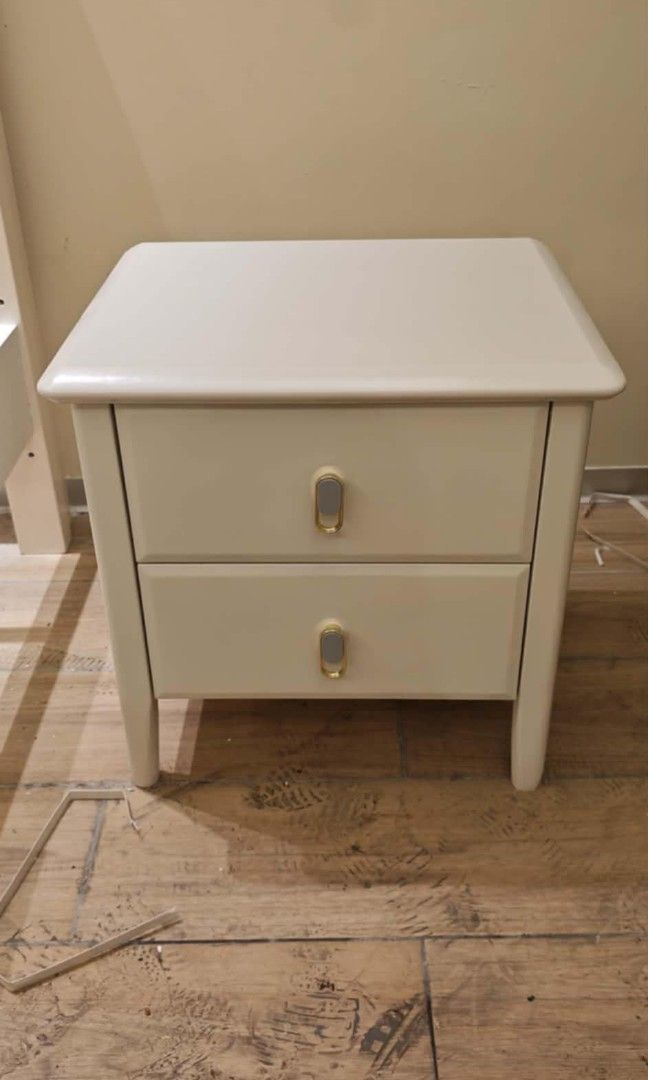 Bedside Table Free Assemble (Category: Other Home Furniture) located in Marikina City. Submitted by angelarami63580 (Listing ID 1469023616, Image 2). Description: .
