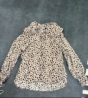(Category: ) located in . Submitted by fast.closetfinds (Listing ID 1469015485, Image 1). Description: .