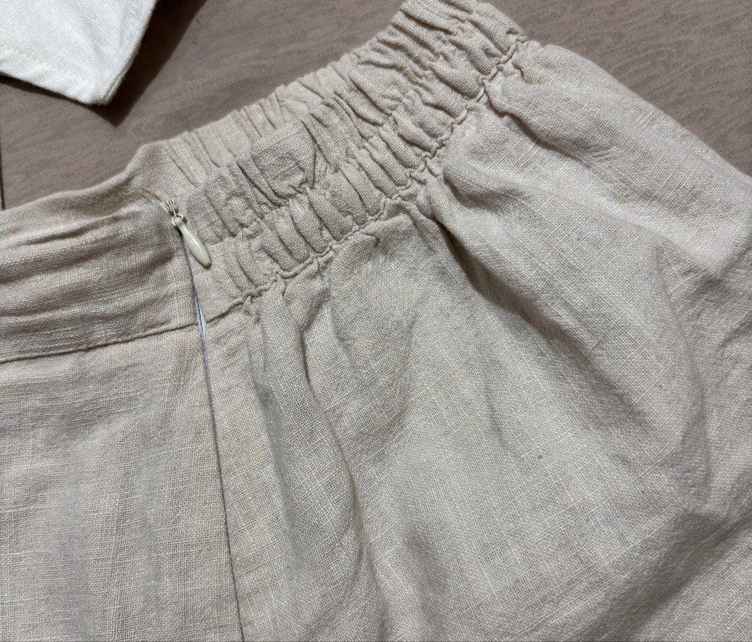 Beige Skort (Category: Sets or Coordinates) located in Caloocan City. Submitted by nnnprelovedclothes (Listing ID 1468969213, Image 3). Description: - Skort Details: Side zipper, partially elasticated waistband, trendy front slit - Fit: Fits waist 24 to 27 inches - Length: 14 inches.