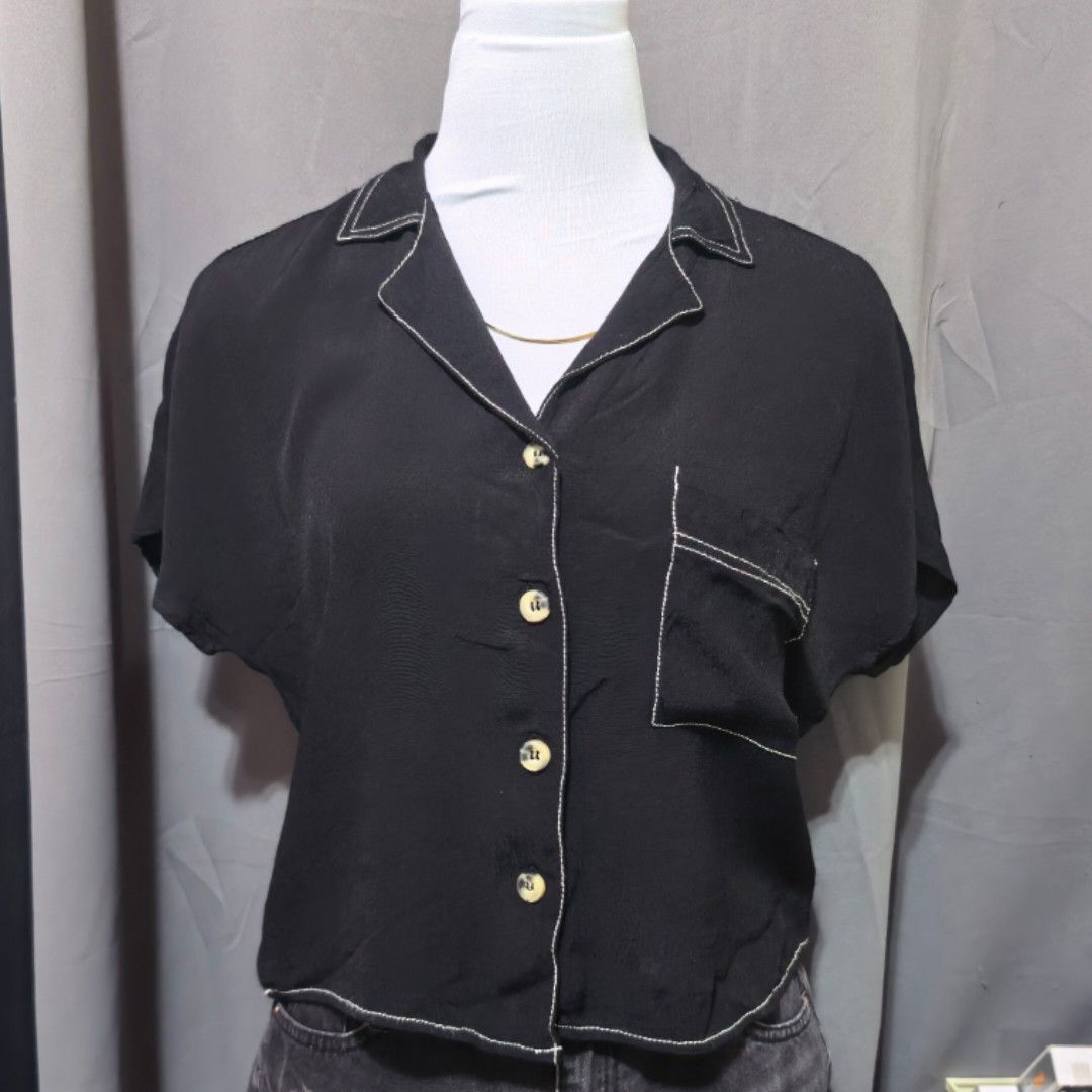 Bershka Top (Category: Shirts) located in Davao. Submitted by threadelle_davao (Listing ID 1469156796, Image 1). Description: Used 4x still in good condition 👉🏻 We ship nationwide via J&T or LBC 👉🏻 Payment first basis 👉🏻 Delivery via Grab or Maxim for Davao buyers 👉🏻 Gcash - Maya wallet - Bank transfer only.