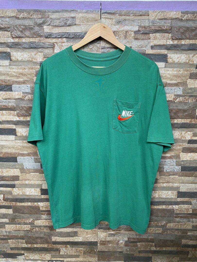 Big logo Nike Tshirt (Category: Tshirts & Polo Shirts ) located in Labrador. Submitted by jristhrift (Listing ID 1469074831, Image 1). Description: Dimes W:23.1 L:29 Issue: none Condition: excellent Cr: 9/10 Price: ₱549+sf.
