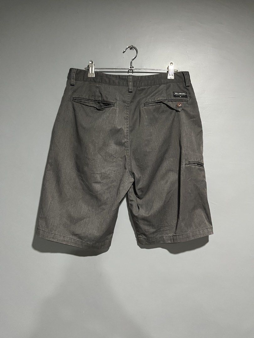 Billabong Grey Casual Shorts Size 31 (Category: Shorts) located in Maasin. Submitted by niconii090 (Listing ID 1468985580, Image 3). Description: - Brand: Billabong - Color: Grey - Size: 31 - Closure: Button closure with zip fly - Pockets: Front pockets, back pockets, and a convenient small side zipper pocket on the leg - Details: Subtle embroidered Billabong branding near the hem -📏 W 30 | L 21.5 | LEG OPENING 11.