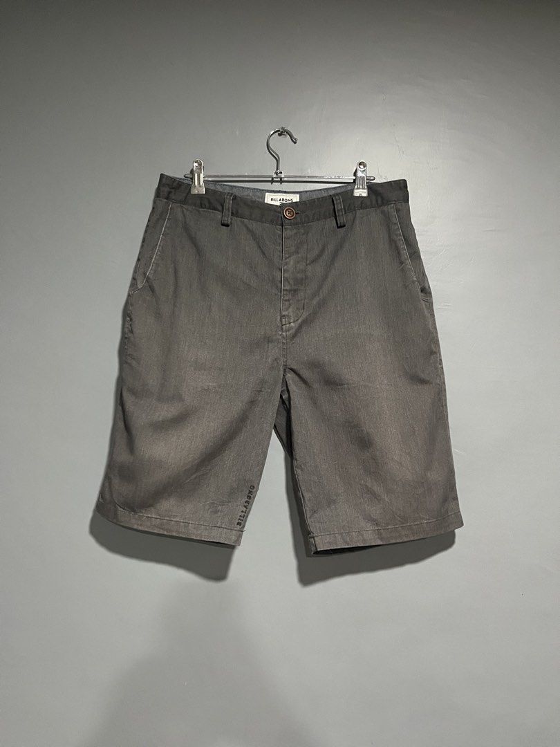 Billabong Grey Casual Shorts Size 31 (Category: Shorts) located in Maasin. Submitted by niconii090 (Listing ID 1468985580, Image 1). Description: - Brand: Billabong - Color: Grey - Size: 31 - Closure: Button closure with zip fly - Pockets: Front pockets, back pockets, and a convenient small side zipper pocket on the leg - Details: Subtle embroidered Billabong branding near the hem -📏 W 30 | L 21.5 | LEG OPENING 11.