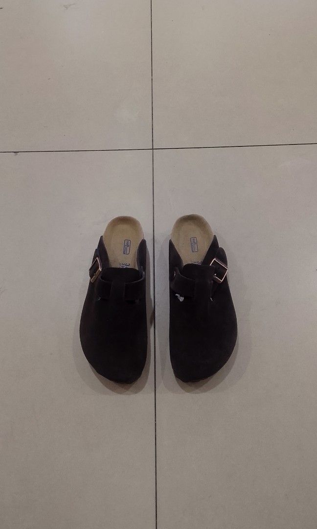 BIRKENSTOCK CLOGS SUEDE DARK BROWN (Category: Slippers and slides) located in Iloilo. Submitted by skerittt (Listing ID 1469140920, Image 1). Description: BIRKENSTOCK CLOGS SUEDE DARK BROWN SIZE 36 NO FLAWS.