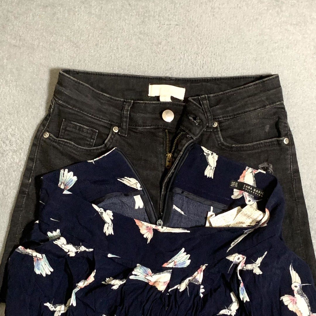 bundle (2pcs!) 🩷 black bermuda shorts printed skort shorts (Category: Shorts) located in Arayat. Submitted by capymelon (Listing ID 1468959253, Image 3). Description: top: W24”-R9”-L13”-H8.5” bot: W24”-R13.5”-L15”-H16” (looks like skirt) color may vary due to lighting send me a message if interested! 📥 📍pampanga j&t courier sf is ₱54-₱84 .