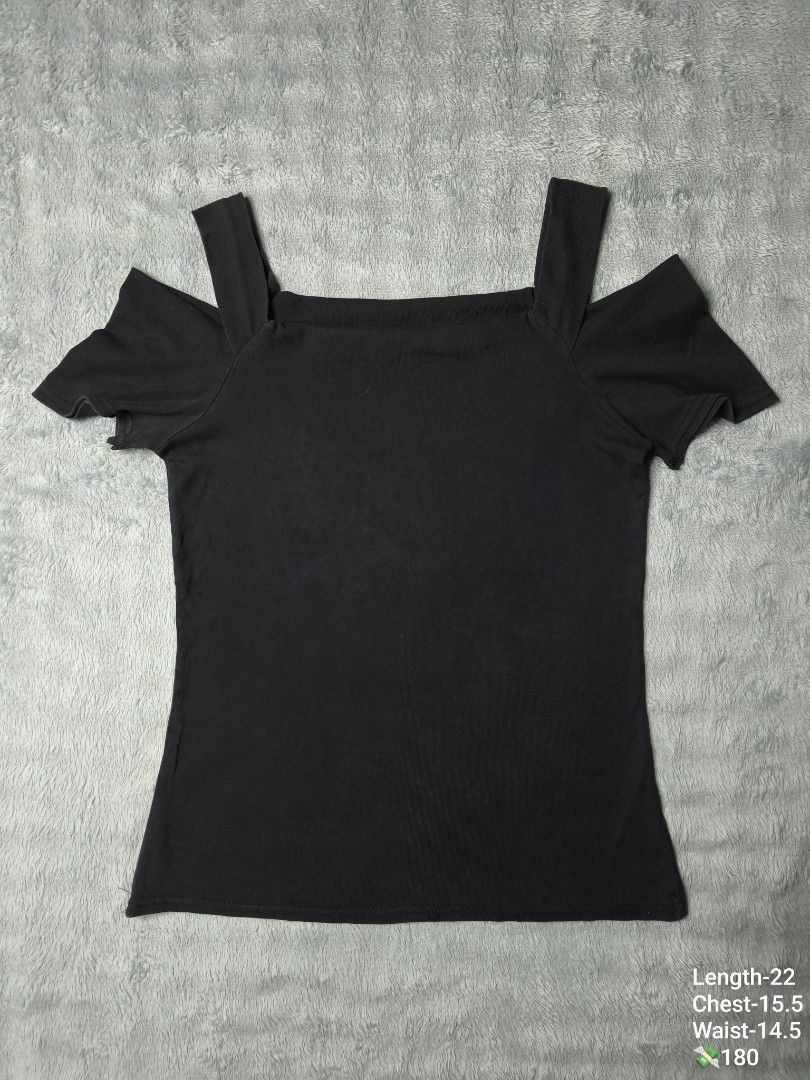Black Cold Shoulder Square Neck Top (Category: Sleeveless) located in Floridablanca. Submitted by vintager12 (Listing ID 1469127944, Image 1). Description: - Style: Black fitted top with trendy short cold-shoulder sleeves and thick straps - Neckline: Straight across square neckline - Fit: Body-hugging silhouette in a super comfortable, stretchy fabric - Measurements (Flat): Length 22" | Chest 15.5" | Waist 14.5" - Versatility: Perfect for daily w