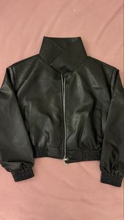 (Category: ) located in . Submitted by preloveddfinds (Listing ID 1469118588, Image 1). Description: .