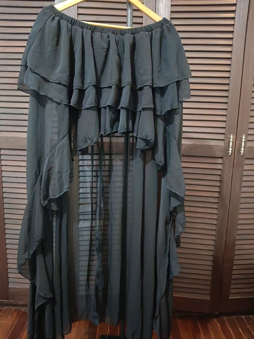 Black Longback Ruffle Skirt (Category: Skirts) located in Manila. Submitted by byjrb (Listing ID 1469058334, Image 1). Description: 🛍️ Brand-new items from SHEIN, Emery Rose, Zaful, No brand & more! Size : Large on Tag but fits to XXL with shorts as inner 📦 Shipping: LBC / J&T / Lalamove 💸 MOP: GCash / BPI only Note : Brand is listed as SHEIN for listing purposes. All items are sourced from shein-bales. Shipping schedule. Wednesday and Saturda