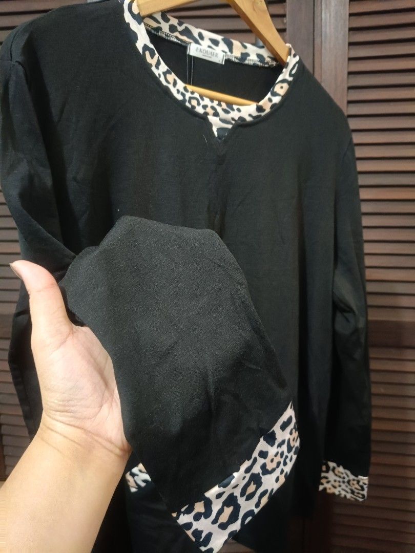 Black Long-Sleeve Top with Leopard Print Trim (Category: Longsleeves) located in Manila. Submitted by byjrb (Listing ID 1469052627, Image 3). Description: 🛍️ Brand-new items from SHEIN, Emery Rose, Zaful, No brand & more! Size : Medium 📦 Shipping: LBC / J&T / Lalamove 💸 MOP: GCash / BPI only Note : Brand is listed as SHEIN for listing purposes. All items are sourced from shein-bales. Shipping schedule. Wednesday and Saturday : shipping day..