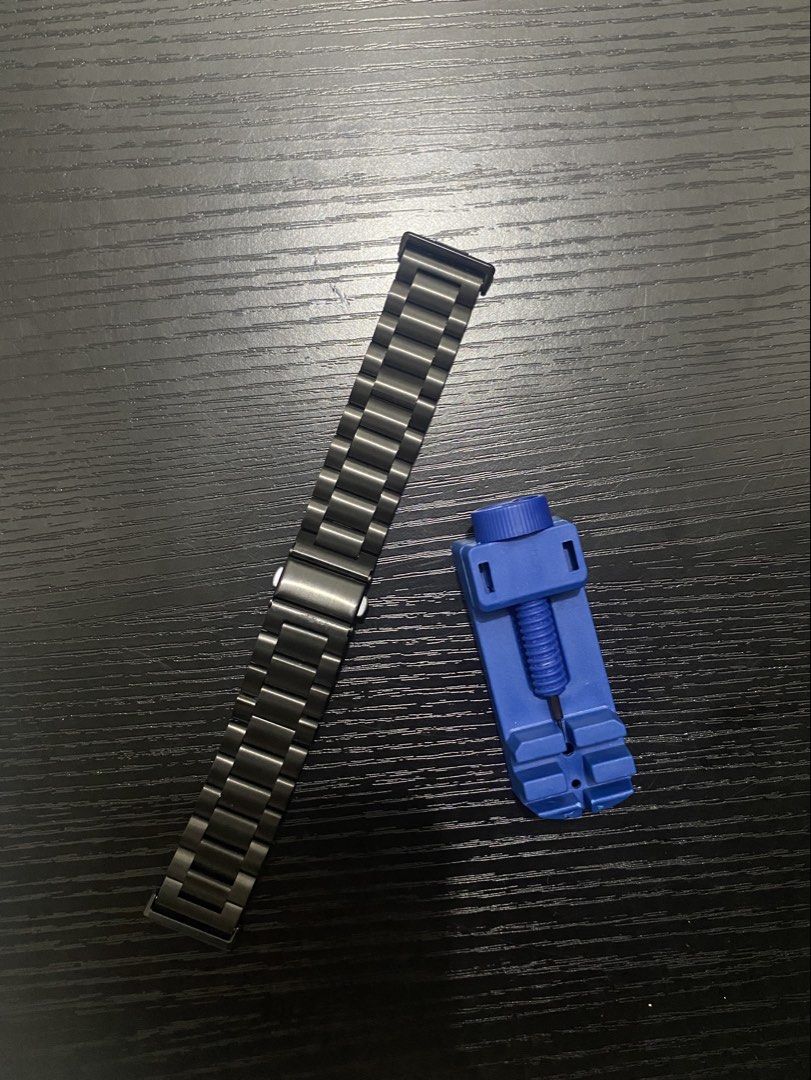 Black Metal Watch Band Link Strap with Tool (Category: Men's Watches) located in Manila. Submitted by avegailofa15029 (Listing ID 1469026739, Image 1). Description: - Material: Sturdy black metal with a modern matte finish - Clasp: Secure and reliable deployment clasp - Compatibility: Huawei watch 5 - Bonus: Includes a blue plastic pin removal tool for easy DIY length adjustment - Condition: Brand new, clean links, ready to use.