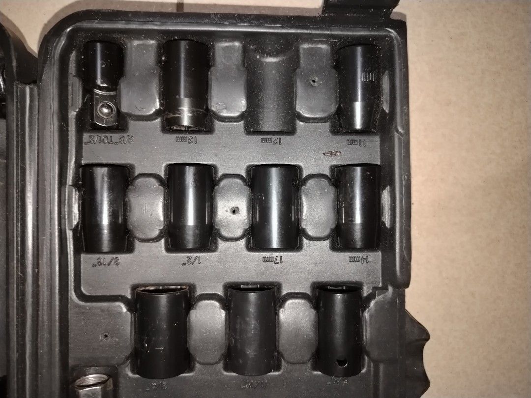 Black Ridge Air Tool and Impact Wrench Kit (Category: Construction Tools & Equipment) located in Bacoor. Submitted by joshuaie (Listing ID 1469106903, Image 3). Description: 1-3 pieces missing Need Compressor to work No issue .