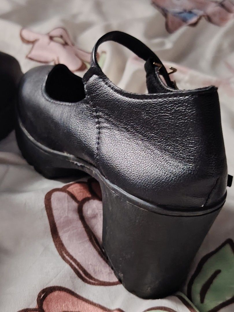 black shoes 🖤 (Category: Heels) located in Hermosa. Submitted by lcvelycath (Listing ID 1468978629, Image 3). Description: size: 23.5/EU 37 heels: 2.7 inch. issue: none colors may vary due to lightning & quality 𐙚 °. check details before mine joy miners will be posted :> 𐙚 °. payment first °. mode of payment: Gc@sh mode of delivery: JNT 𐙚 happy shopping 🛍️.