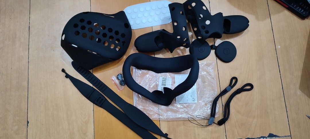 Black Silicone Protective Cover Set for Meta Quest 2 (Category: Virtual Reality) located in Pasig City. Submitted by sing_and_perform (Listing ID 1468955758, Image 3). Description: Silicone sleeve/cover/case for Oculus Meta Quest 2 VR Headset Comes with: Headset cover Controller covers 2x Lens Cover Knuckle grips 2x Wrist straps 2x Thumb grips 2x Face pad cover Good as new! Thank you Carousell! Mall meet ups.