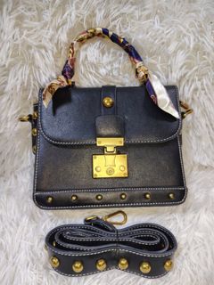 (Category: ) located in . Submitted by zhelcloset01 (Listing ID 1469064177, Image 1). Description: .
