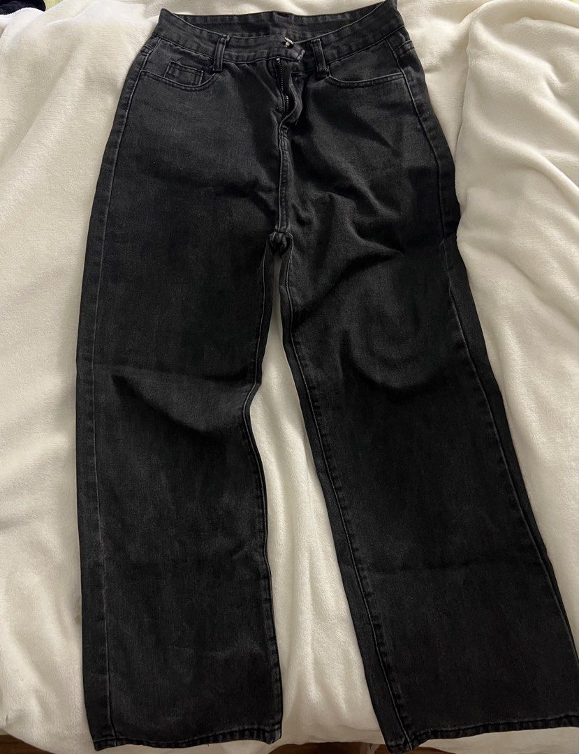 Black washed wide leg denim jeans (Category: Jeans) located in San Leonardo. Submitted by hmmmhehe (Listing ID 1469054540, Image 1). Description: - Style: Washed black denim jeans - Fit: Straight or wide leg - Details: Classic five-pocket design, belt loops, zip fly, and button closure - Wash: Dark vintage wash with slight fading - Condition: Brand new / Excellent staple piece for casual everyday wear - Fits S - M.