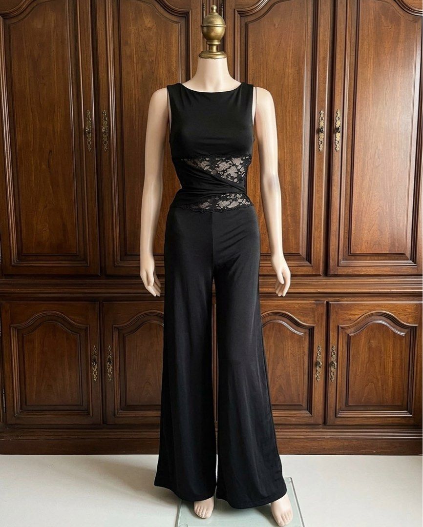 BLACK WIDELEG JUMPSUIT (Category: Jumpsuits) located in Taguig. Submitted by jane.klosette (Listing ID 1468938174, Image 2). Description: BRANDNEW Delivery via Lalamove, payment first. 📍 Taguig.