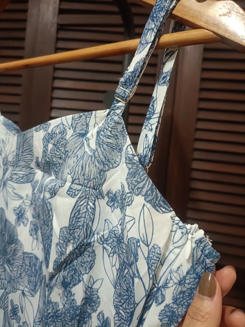 Blue Floral Spaghetti Strap Dress (Category: Dresses) located in Manila. Submitted by byjrb (Listing ID 1469057384, Image 3). Description: 🛍️ Brand-new items from SHEIN, Emery Rose, Zaful, No brand & more! Size : XS to Small 📦 Shipping: LBC / J&T / Lalamove 💸 MOP: GCash / BPI only Note : Brand is listed as SHEIN for listing purposes. All items are sourced from shein-bales. Shipping schedule. Wednesday and Saturday : shipping day..