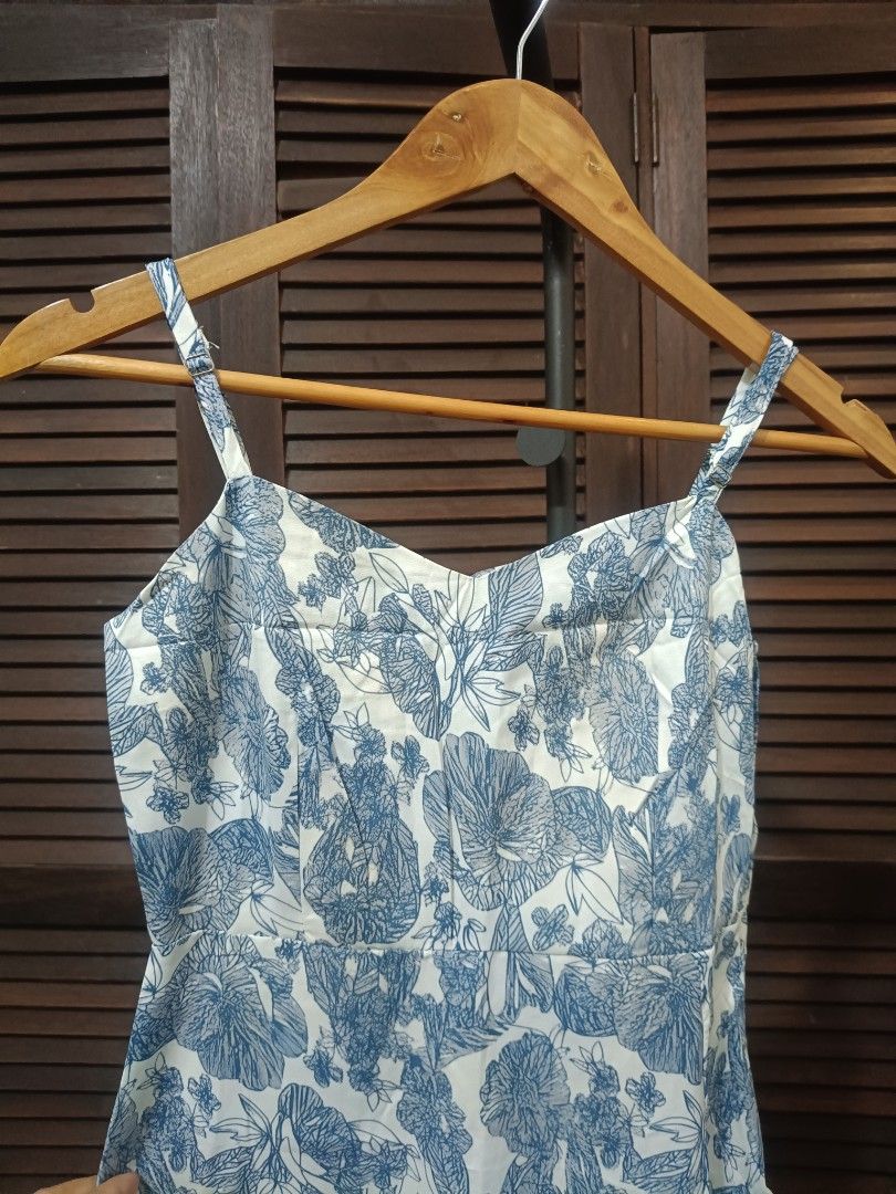 Blue Floral Spaghetti Strap Dress (Category: Dresses) located in Manila. Submitted by byjrb (Listing ID 1469057384, Image 2). Description: 🛍️ Brand-new items from SHEIN, Emery Rose, Zaful, No brand & more! Size : XS to Small 📦 Shipping: LBC / J&T / Lalamove 💸 MOP: GCash / BPI only Note : Brand is listed as SHEIN for listing purposes. All items are sourced from shein-bales. Shipping schedule. Wednesday and Saturday : shipping day..