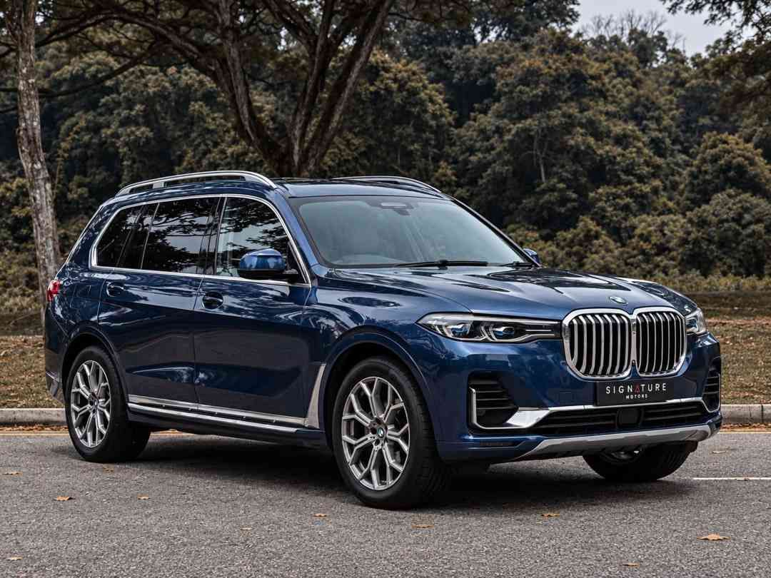 BMW X7 xDrive40i 7-Seater (A) (Category: Used Cars) located in Singapore. Submitted by signaturemotors (Listing ID 1469013582, Image 2). Description: Showroom: 237 ALEXANDRA ROAD 237 Alexandra Road #02-04 Singapore 159929 1 Owner! Agent Unit! Come With 12.3" Touchscreen Infotainment Display. Apple Carplay/Android Auto. BMW Live Cockpit Professional. Ventilated Seats. Sunroof. Soft Closing Doors. Auto Tailgate. Acoustic Glazing. 5-Zone Aircon Clim