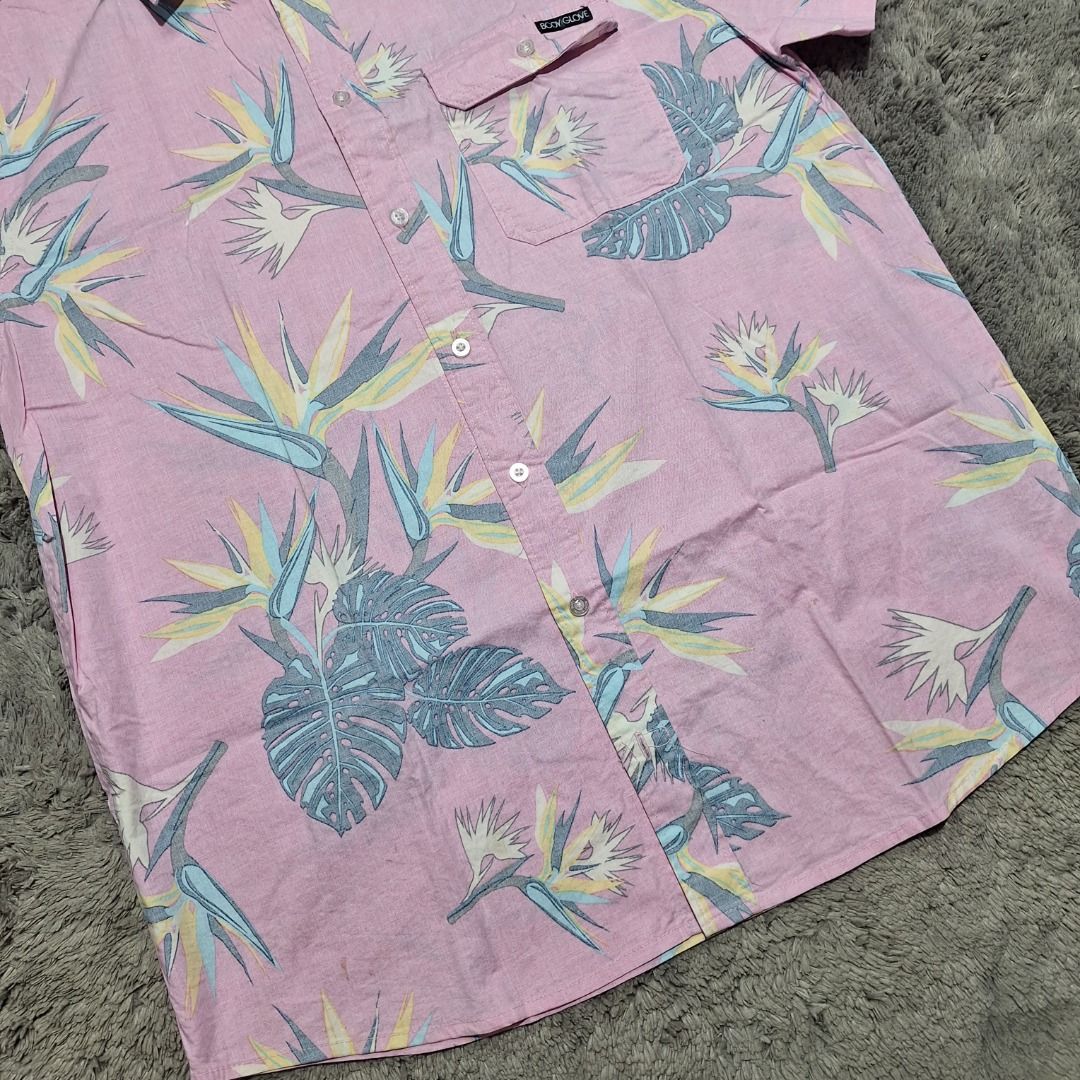 Body Glove (Category: Tshirts & Polo Shirts ) located in Calatrava. Submitted by freecyclethreads (Listing ID 1469003076, Image 3). Description: Body Glove Size: Large Dimes: L-30, W-22.5 Excellent Condition Need hand wash, washable dirt. P450 + sf.