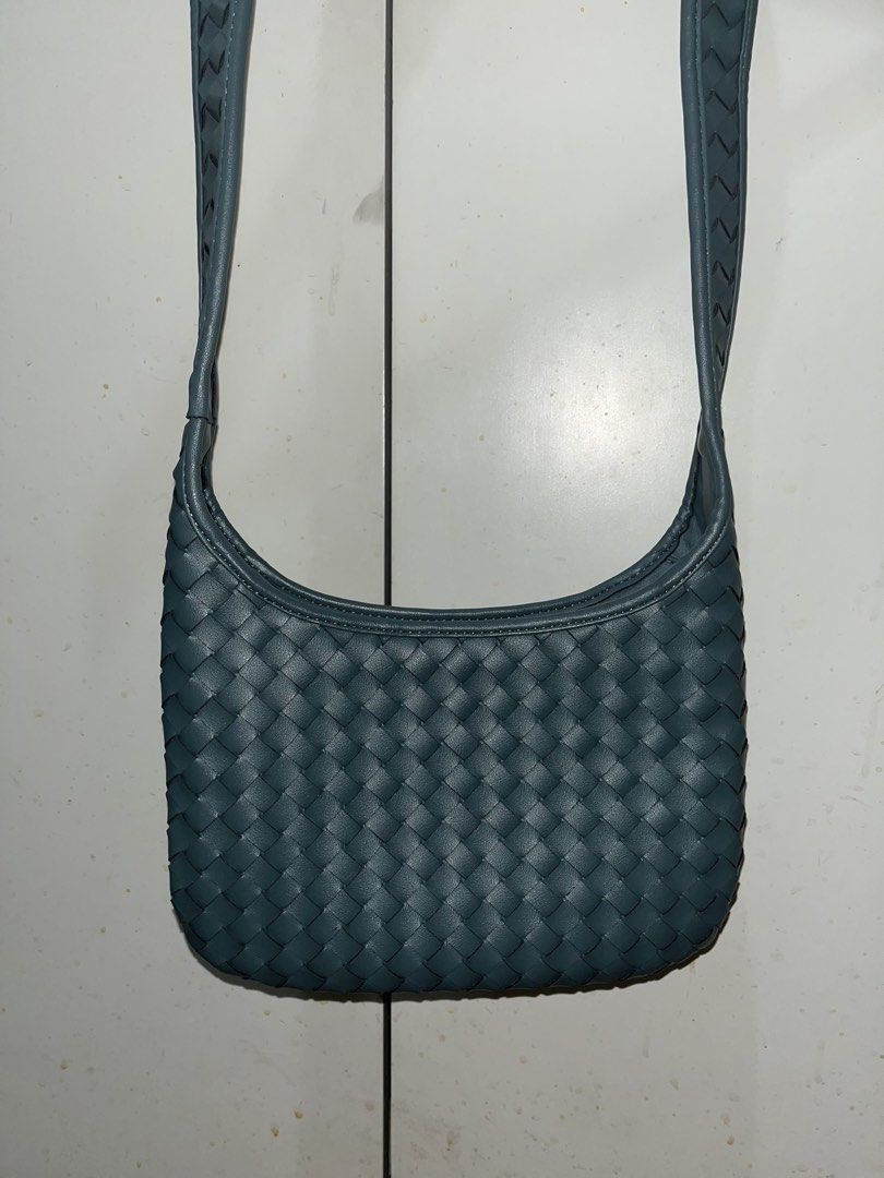 Bottega small leather hobo bag (Category: Luxury Bags & Wallets) located in Manila. Submitted by lucky2552 (Listing ID 1469089750, Image 1). Description: Negotiable for serious buyers.