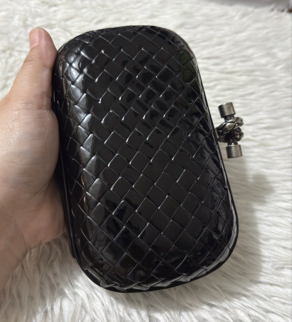 Bottega V. Knot Clutch Bag (Category: Clutches) located in Paranaque City. Submitted by dalle_closet (Listing ID 1468992930, Image 3). Description: size: 7 x 4 inches wala akong makitang serial pero ang nice nito. genuine leather din.