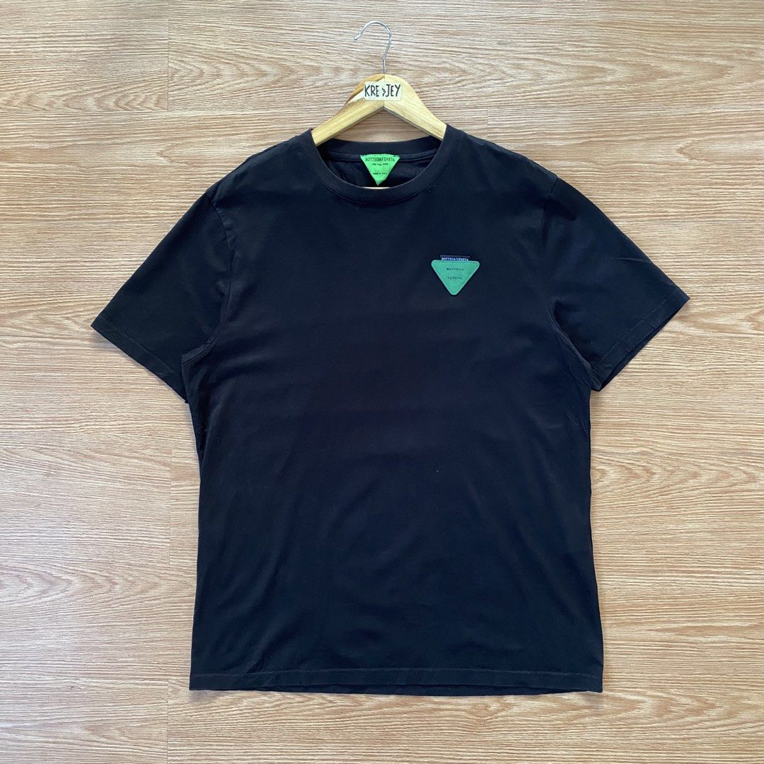 bottega veneta shirt (Category: Formal Shirts) located in Bislig. Submitted by kre_jey.24 (Listing ID 1469078368, Image 1). Description: Dimes 21x27 Medium Good as new No issue.