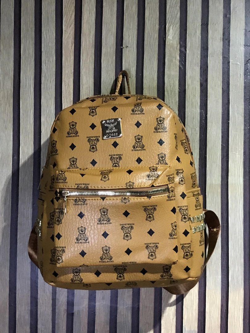 Brand new Bp (Category: Backpacks) located in San Pedro. Submitted by m.c.s.shop (Listing ID 1469087891, Image 1). Description: makapal leather .