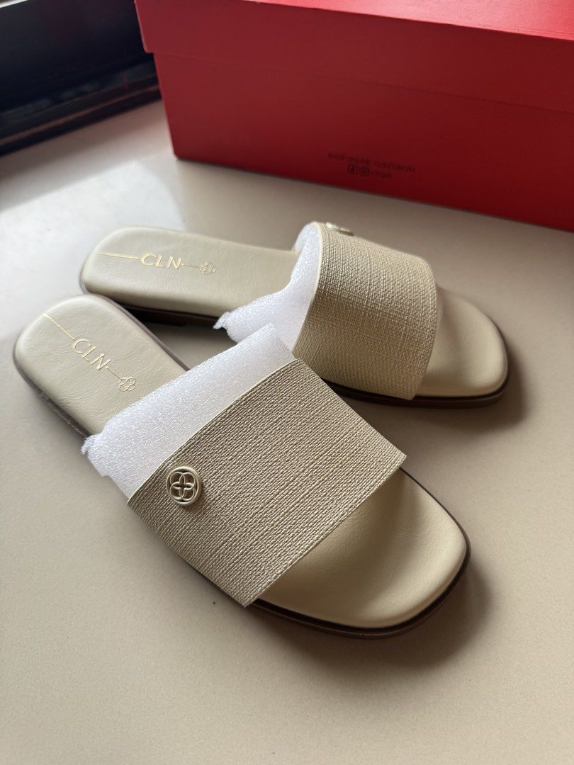 Brand New CLN Raisha Slides (Category: Flats & Sandals) located in Iloilo. Submitted by trixthedreamer (Listing ID 1469159250, Image 2). Description: FOR SALE: Brand New CLN Raisha Slides Size: 36 Color: Bone PRICE: Php699 only (Original price is Php1,499) For pick up at Festive Walk Mall or can do meet ups within Iloilo City or book a rider of your choice. Please send a DM for more details..