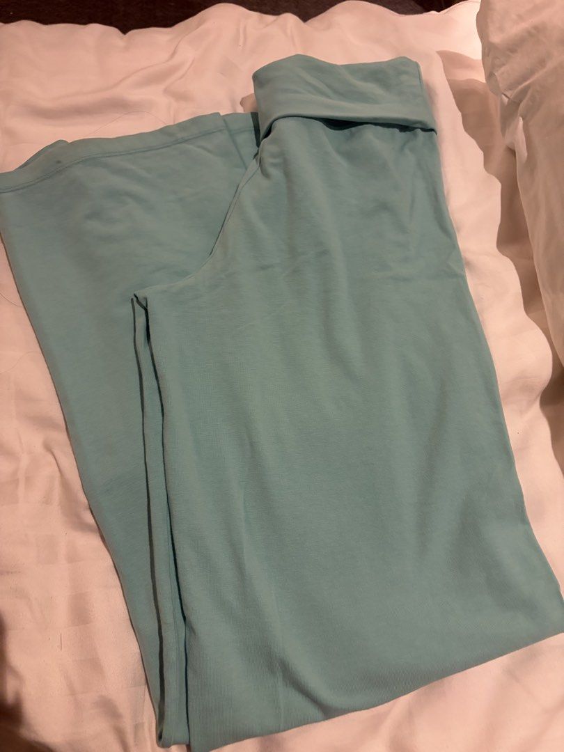 Brandy Melville Priscilla Pants Teal (Category: Other Bottoms) located in Manila. Submitted by frannyyu (Listing ID 1469107755, Image 3). Description: 🎀 ABOUT THE ITEM - One Size - NO FLAWS - 10/10 CONDI - Dm for questions, and more photos if SURE ONLY. RFS: DECLUTTERING PAYMENT AND SHIPPING : 💰: GCASH / BANK TRANSFER 🚚 : LALAMOVE, J&T, GRAB, ETC. .