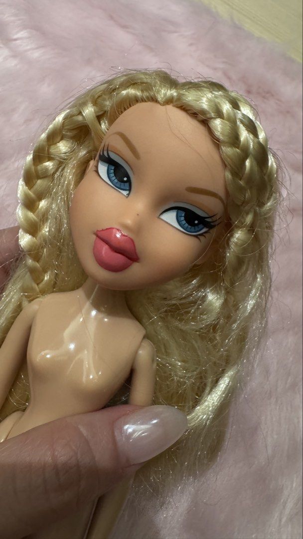 Bratz cloe groovin golf (Category: Kids Toys) located in Mandaluyong City. Submitted by maelovestoshop (Listing ID 1469101390, Image 1). Description: Clean body, sold nude .