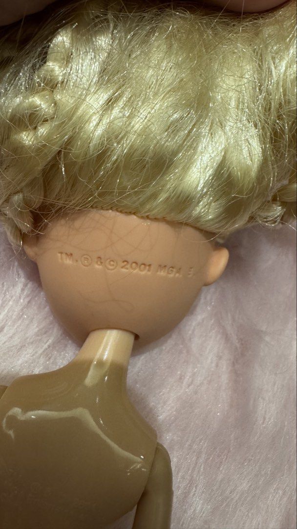 Bratz cloe groovin golf (Category: Kids Toys) located in Mandaluyong City. Submitted by maelovestoshop (Listing ID 1469101390, Image 3). Description: Clean body, sold nude .