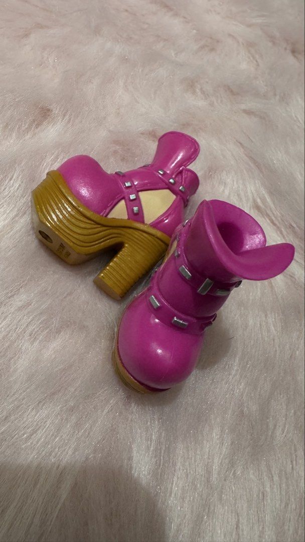 Bratz chunky platform boots (Category: Boots) located in Mandaluyong City. Submitted by maelovestoshop (Listing ID 1469100169, Image 2). Description: No flaws like new.