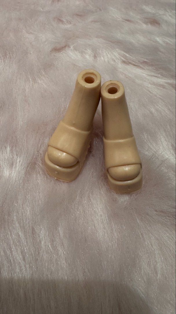 Bratz doll cloe jade platform heels (Category: Heels) located in Mandaluyong City. Submitted by maelovestoshop (Listing ID 1469098487, Image 2). Description: Nude.