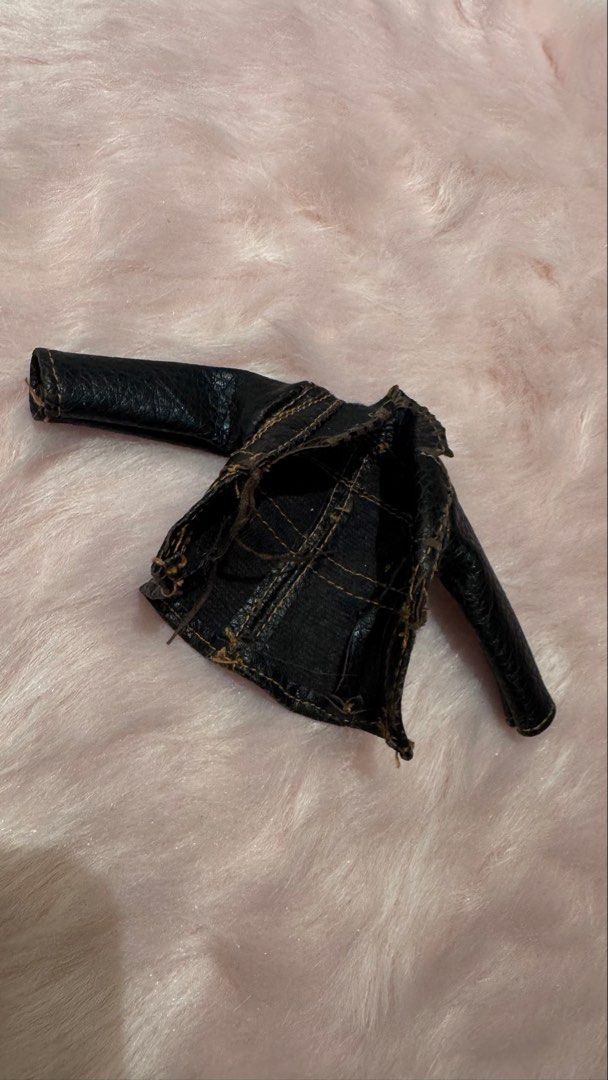 Bratz faux leather jacket (Category: Coats, Jackets and Outerwear) located in Mandaluyong City. Submitted by maelovestoshop (Listing ID 1469105810, Image 1). Description: .