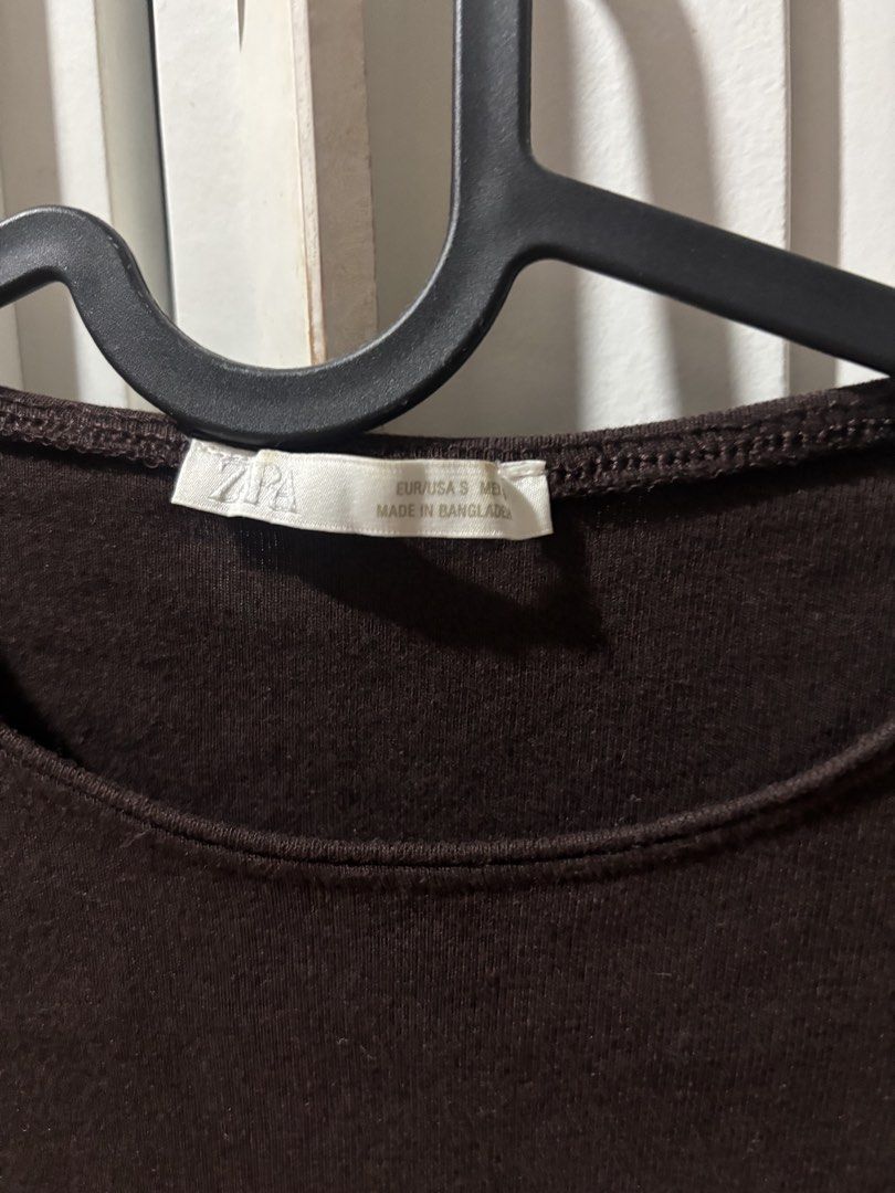 Brown croptop (Category: Others Tops) located in Quezon City. Submitted by stellawinxclub (Listing ID 1469015136, Image 2). Description: .
