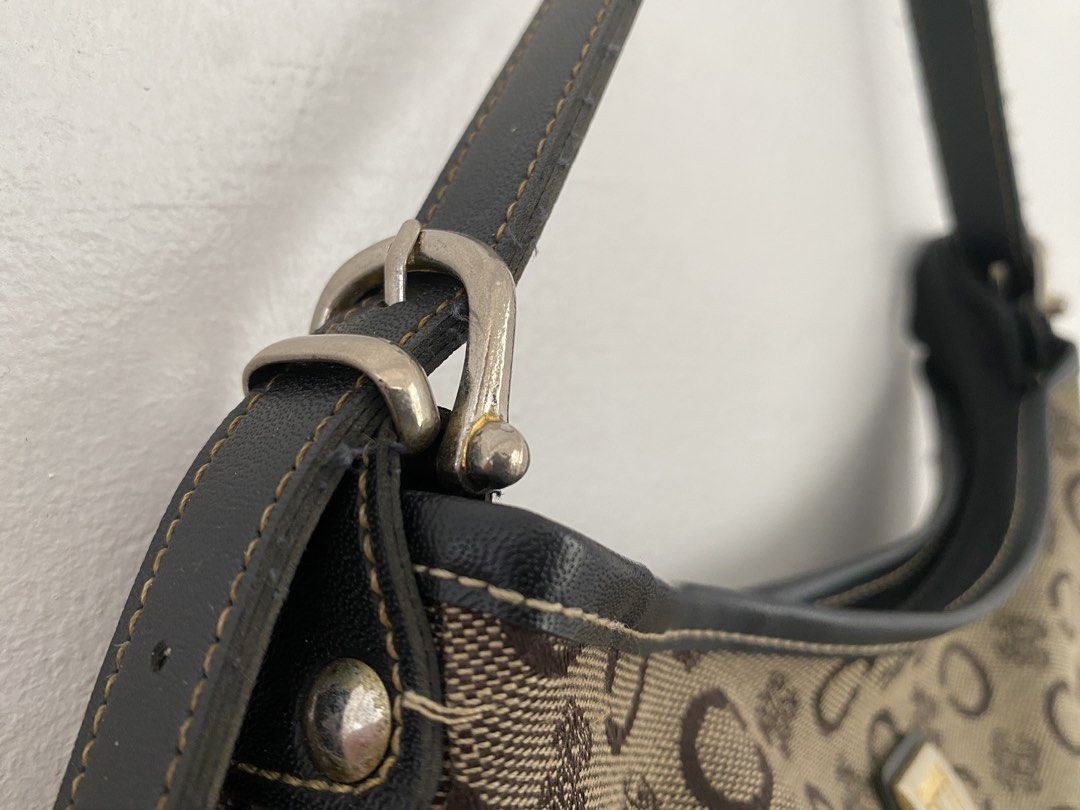 brown kili bag (Category: Shoulder Bags) located in Santa Rosa. Submitted by anghjklica (Listing ID 1469052178, Image 2). Description: Classic brown monogram shoulder bag with black accents. Simple, stylish, and easy to pair with everyday outfits. In good condition! Price: 250+SF.