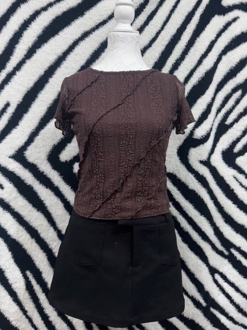 Brown Laced Top (Category: Blouses) located in Dumaguete. Submitted by whimsyqueen03 (Listing ID 1468987621, Image 1). Description: Brand New!.