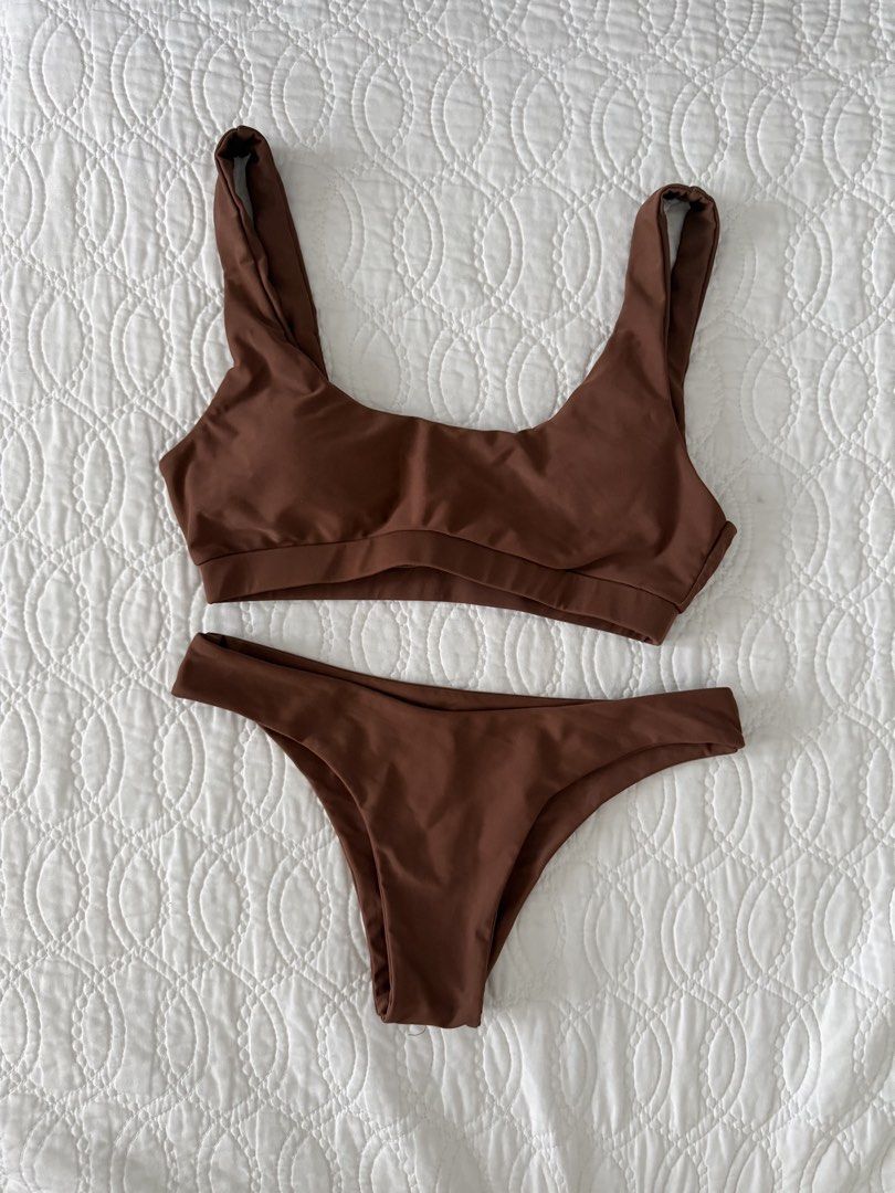Brown Weave Swimwear Bikini (Category: Bikinis & Swimsuits) located in Quezon City. Submitted by kelangot (Listing ID 1468999475, Image 1). Description: Selling this item in great condition! Brand: weave swimwear Size: top medium, bottom small Condition: worn only once or twice Color: brown RFS: decluttering 📦 Shipping: C/O buyer 💸 Payment: GCash, BPI, or GoTyme Feel free to message me for inquiries Strictly no cancellations, returns, or refund