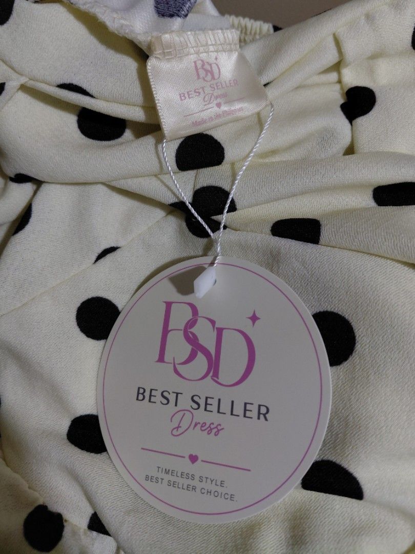 BSD Polka Dot Halter Top w/ ruffles (Category: Sleeveless) located in San Pablo. Submitted by maddyn_ (Listing ID 1469093816, Image 3). Description: - Brand New w/ Tags! - CREAM & black polka dot print - tie-neck - fits xs-s 🍪🖤.