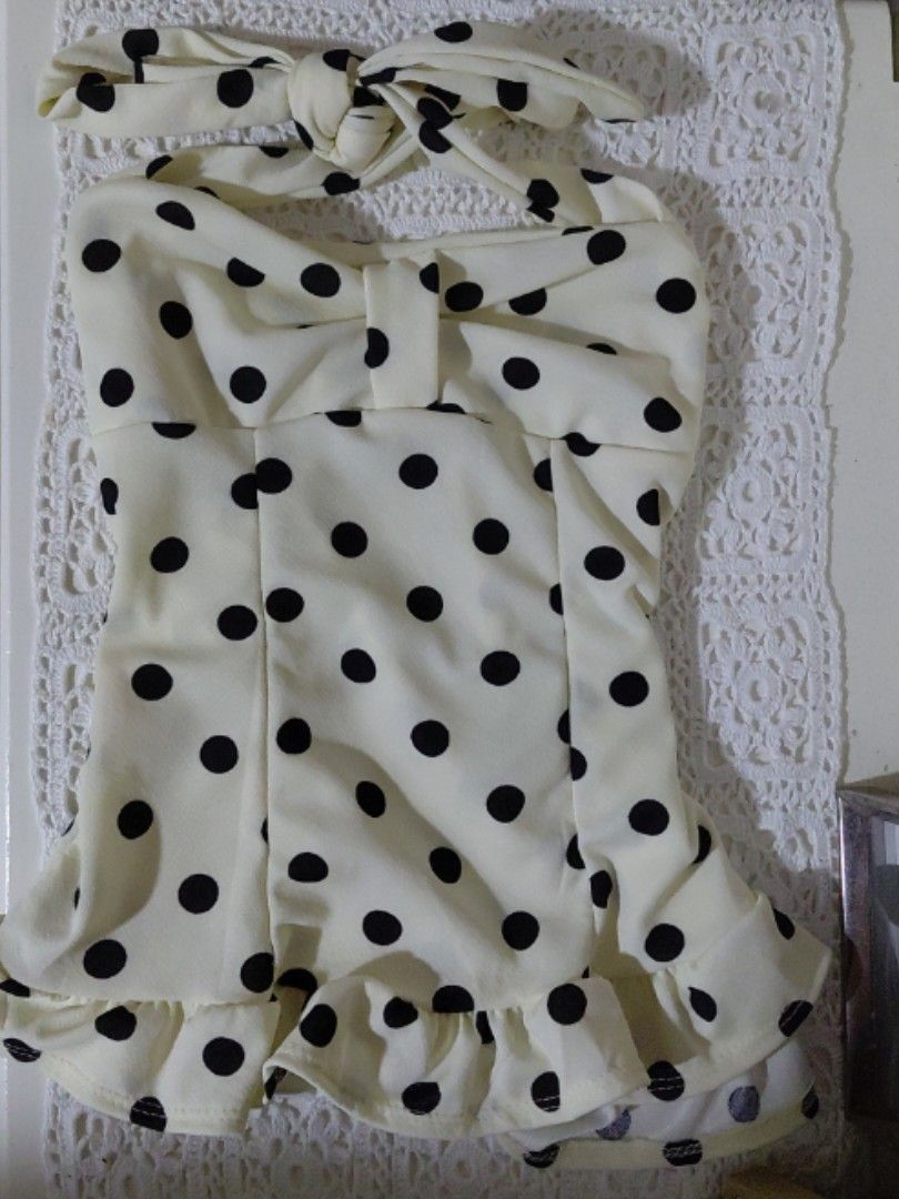 BSD Polka Dot Halter Top w/ ruffles (Category: Sleeveless) located in San Pablo. Submitted by maddyn_ (Listing ID 1469093816, Image 2). Description: - Brand New w/ Tags! - CREAM & black polka dot print - tie-neck - fits xs-s 🍪🖤.